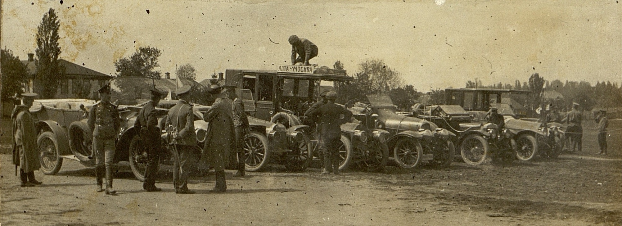  1913 .  