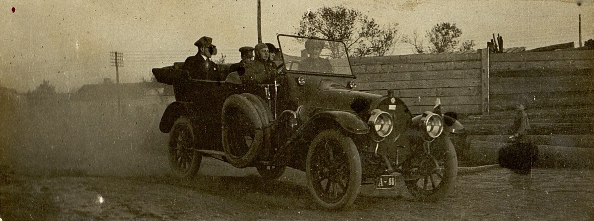  1913 .  
