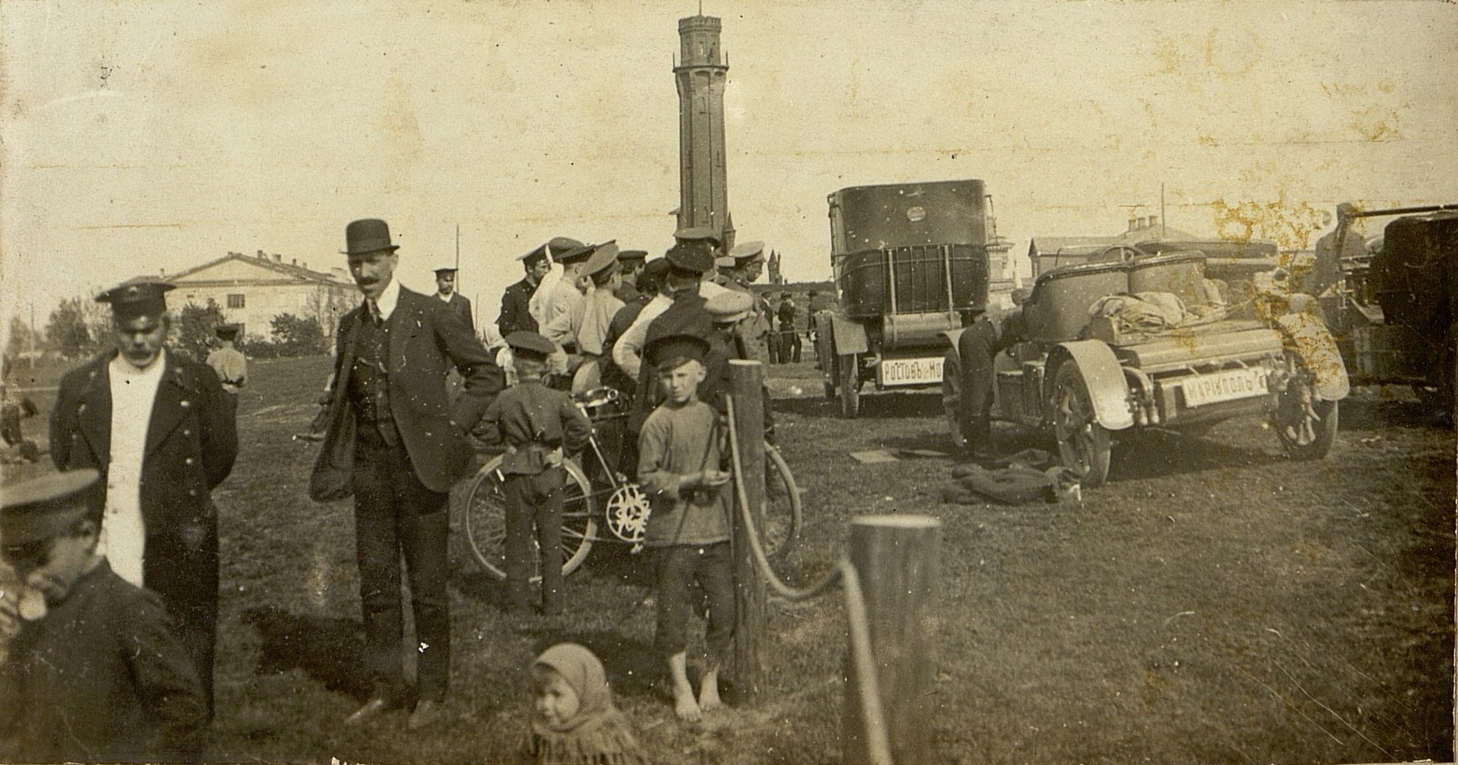  1913 .  